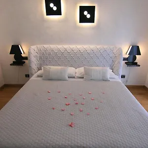 ** Couette-café Experience Design Bed&show Italie
