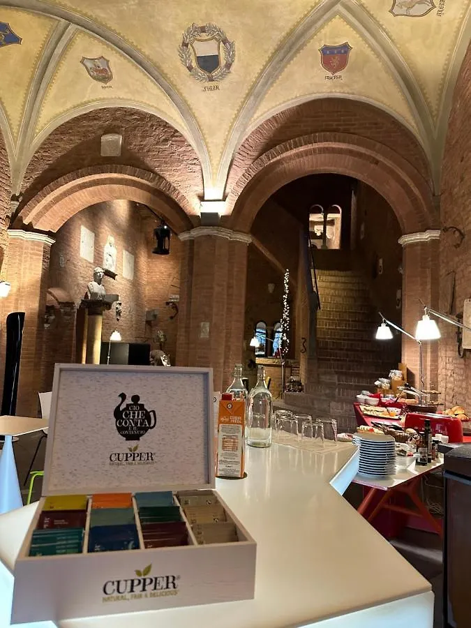Palazzetto Rosso - Art Hotel Siena 3*,
